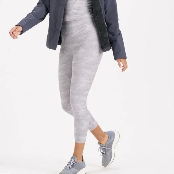 Vuori Clean Elevation Legging In Pale Heather Camo Gray Colorway High Rise M & L - Picture 9 of 13